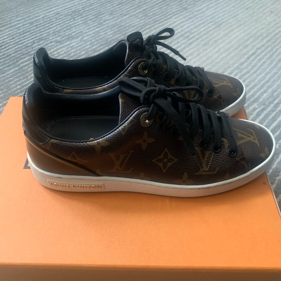 Louis Vuitton shoes! - Picture 3 of 7